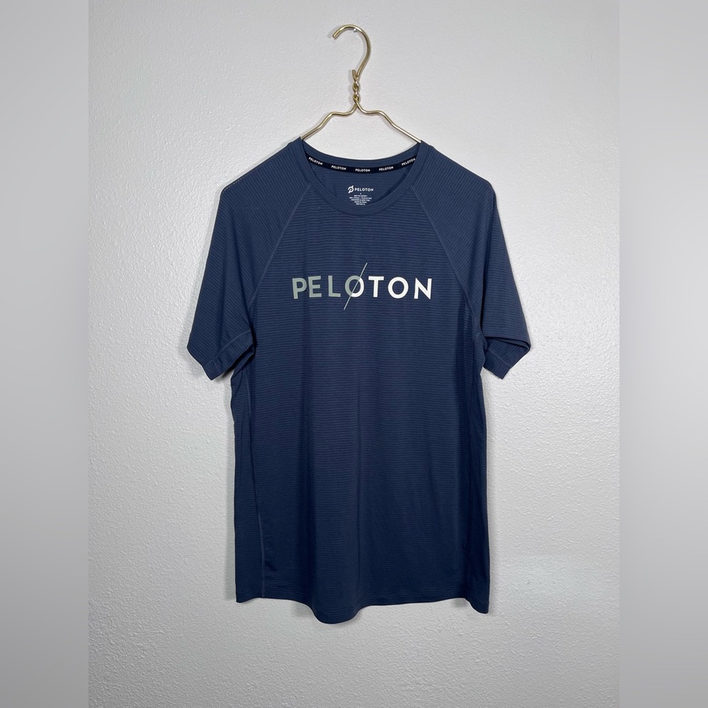 Peloton Men's Navy Tee size small
